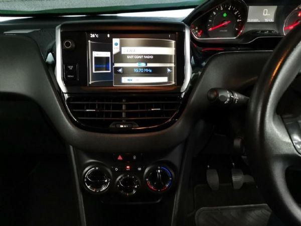 2016-Peugeot-208-12-PureTech-Active-5-dr image:8