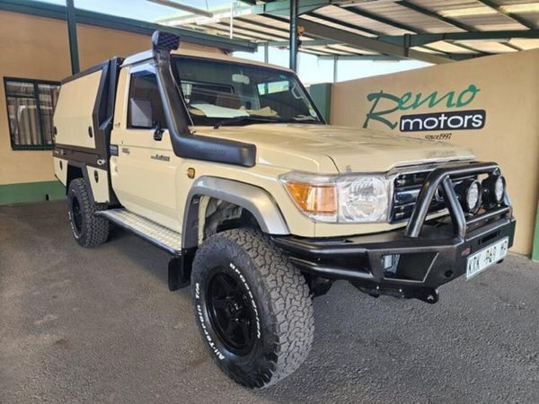 Used Toyota Land Cruiser 79 4.0 Single-Cab for sale in Gauteng - Cars ...