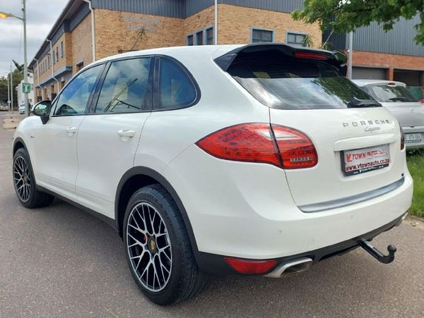 2012-Porsche-Cayenne-Diesel-Auto image:3