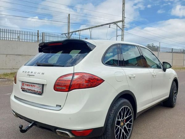 2012-Porsche-Cayenne-Diesel-Auto image:5