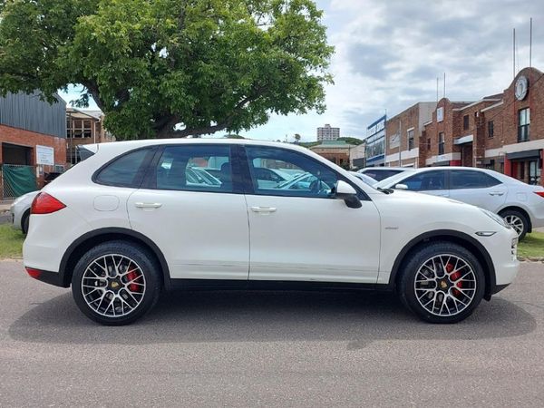 2012-Porsche-Cayenne-Diesel-Auto image:6
