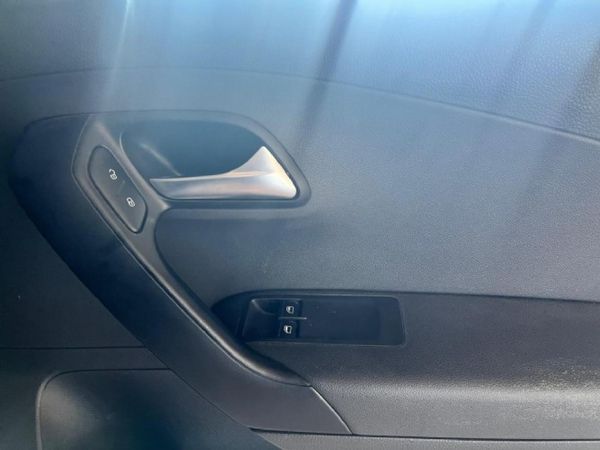 2021-Volkswagen-Polo-Vivo-14-Trendline-5-dr image:5