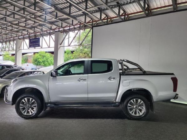 Used Isuzu KB 300 D-Teq LX Standard Double-Cab for sale in Gauteng