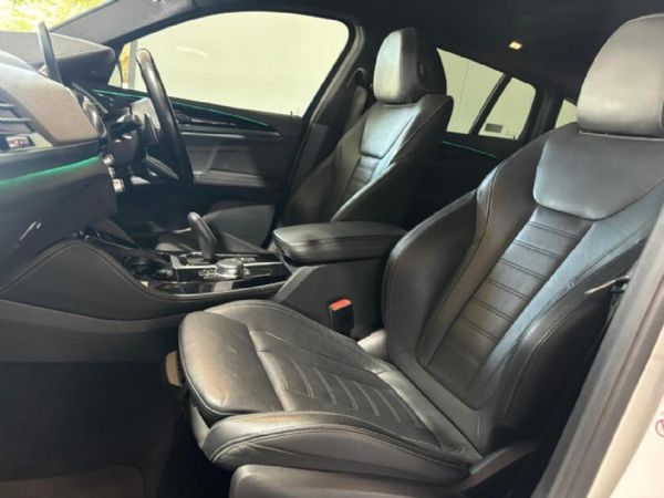 2019-BMW-X4-M40i image:8