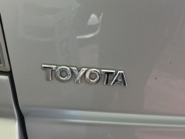 2009-Toyota-Corolla-Verso-1800 image:10