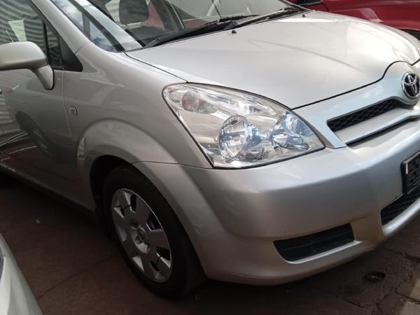 2009-Toyota-Corolla-Verso-1800 image:11