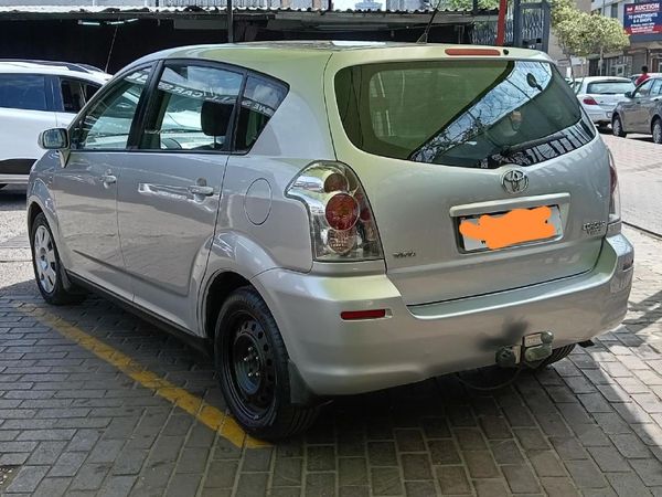 2009-Toyota-Corolla-Verso-1800 image:1