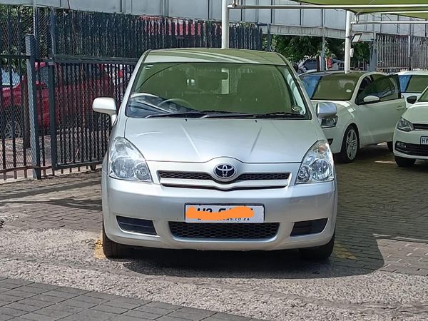 2009-Toyota-Corolla-Verso-1800 image:2