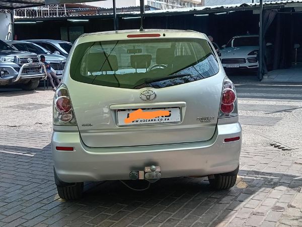 2009-Toyota-Corolla-Verso-1800 image:3