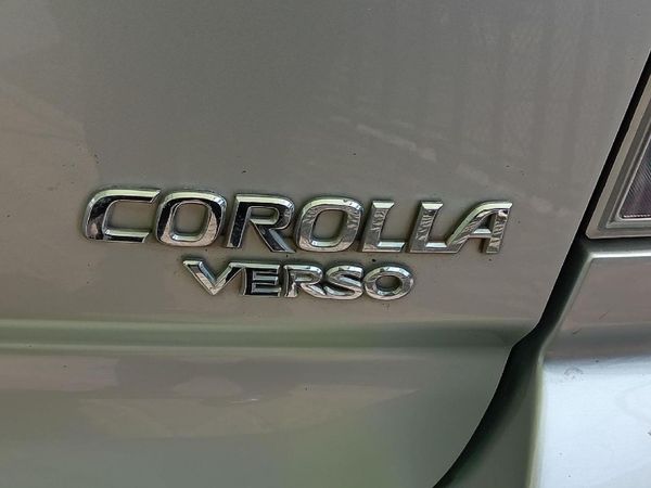 2009-Toyota-Corolla-Verso-1800 image:7