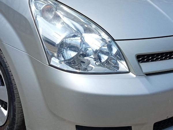 2009-Toyota-Corolla-Verso-1800 image:8