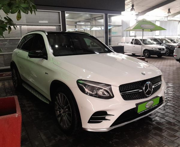 2017-Mercedes-AMG-GLC-43-AMG-4Matic image:4