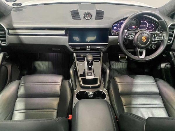 2020-Porsche-Cayenne-Coupe-Turbo image:13