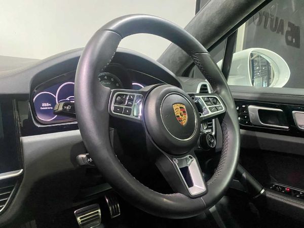 2020-Porsche-Cayenne-Coupe-Turbo image:15