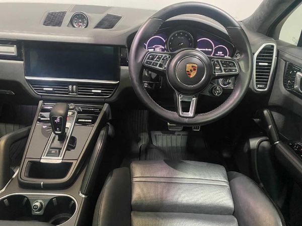 2020-Porsche-Cayenne-Coupe-Turbo image:16