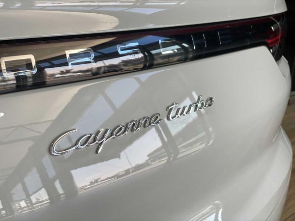 2020-Porsche-Cayenne-Coupe-Turbo image:19