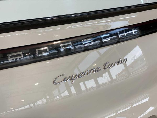 2020-Porsche-Cayenne-Coupe-Turbo image:29