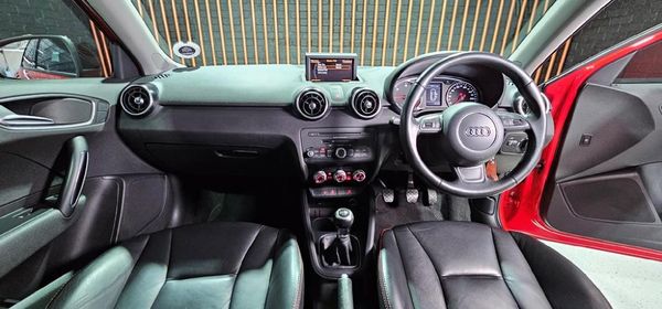 2014-Audi-A1-Sportback-16-TDI-Ambition image:21