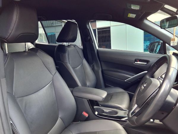 2025-Toyota-Corolla-Cross-18-XS-Black-Edition image:10