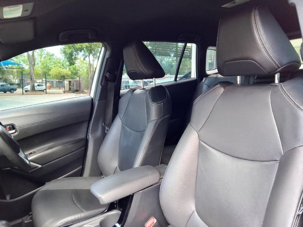 2025-Toyota-Corolla-Cross-18-XS-Black-Edition image:12
