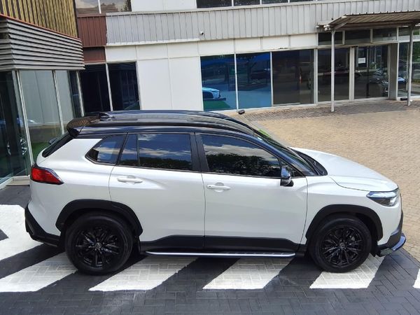 2025-Toyota-Corolla-Cross-18-XS-Black-Edition image:1