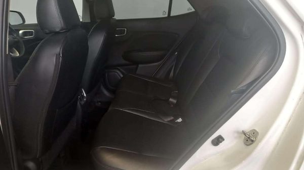 2022-Hyundai-Venue-10-TGDI-Fluid-Auto image:8