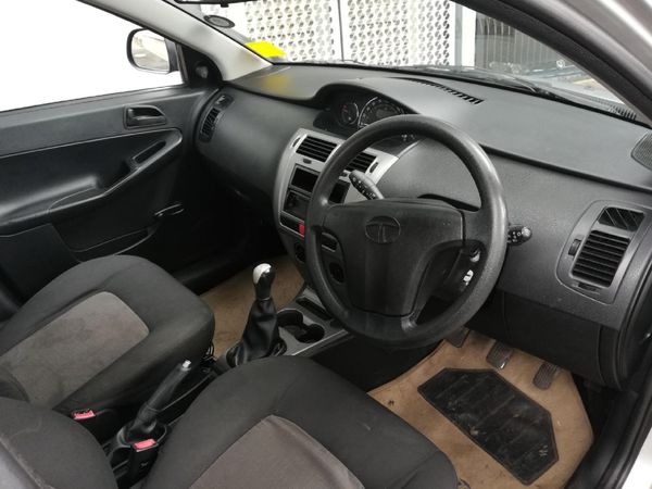 2016-TATA-Indica-2016-Tata-Indica-14-vista-safire image:11