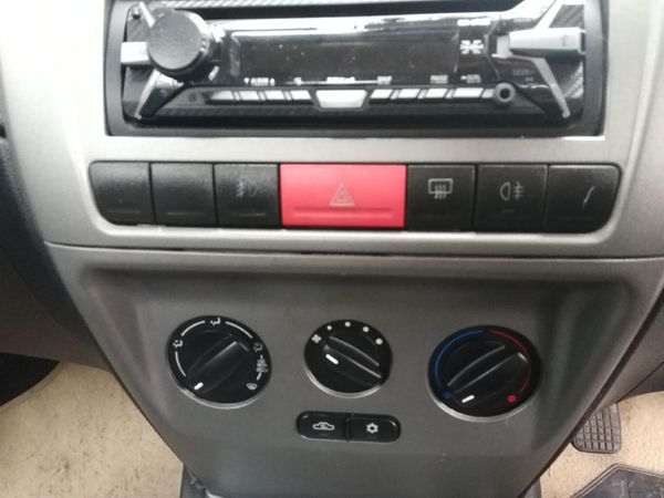 2016-TATA-Indica-2016-Tata-Indica-14-vista-safire image:15