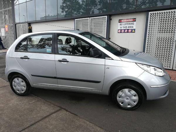 2016-TATA-Indica-2016-Tata-Indica-14-vista-safire image:1