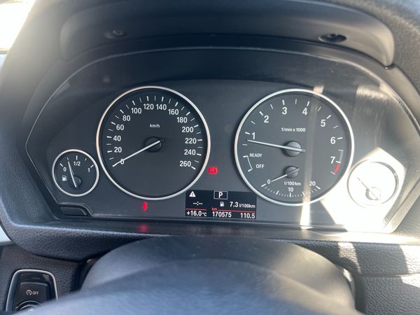2012-BMW-3-Series-320i-Modern-Auto image:5