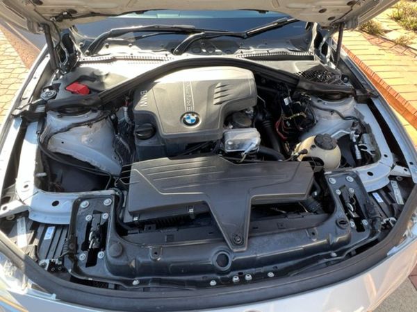 2012-BMW-3-Series-320i-Modern-Auto image:6