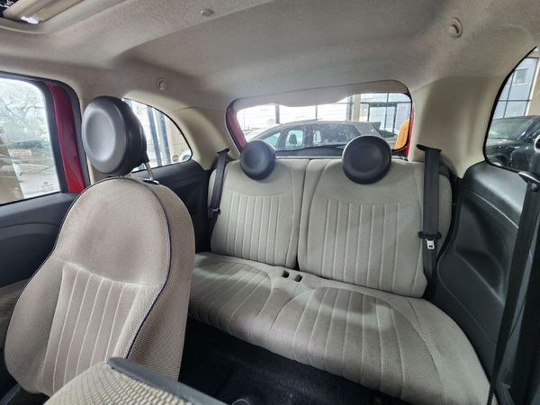 2016-Fiat-500-14-Lounge image:9