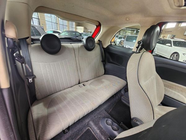 2016-Fiat-500-14-Lounge image:12