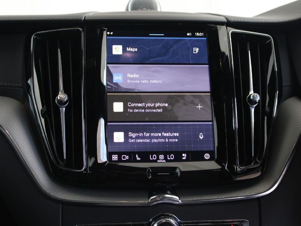 2025-Volvo-XC60-T8-Twin-Engine-Ultimate-Dark-AWD image:13