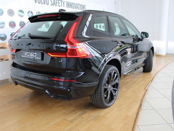 2025-Volvo-XC60-T8-Twin-Engine-Ultimate-Dark-AWD image:3