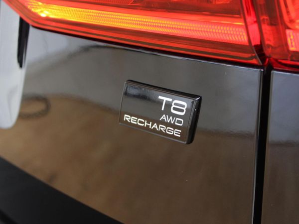 2025-Volvo-XC60-T8-Twin-Engine-Ultimate-Dark-AWD image:6