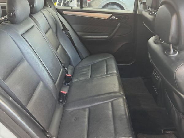 2006-Mercedes-Benz-C-Class-C-320-CDI-Estate-Avantgarde-Auto image:5