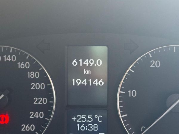2006-Mercedes-Benz-C-Class-C-320-CDI-Estate-Avantgarde-Auto image:6