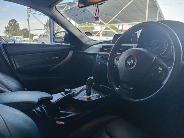 2013-BMW-3-Series-316i-Auto image:5