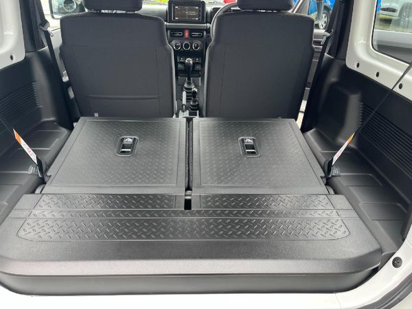 2026-Suzuki-Jimny-15-GLX image:9