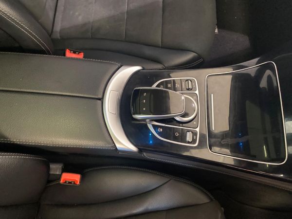 2019-Mercedes-Benz-GLC-250d image:11