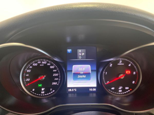 2019-Mercedes-Benz-GLC-250d image:15