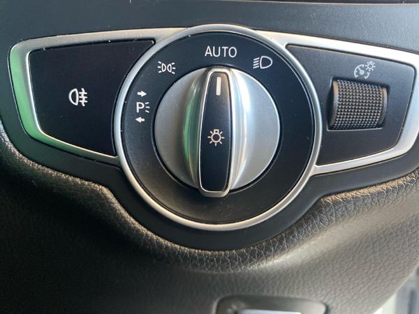 2019-Mercedes-Benz-GLC-250d image:21