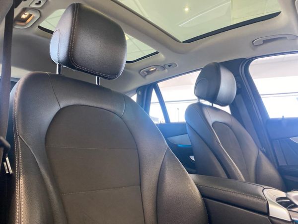 2019-Mercedes-Benz-GLC-250d image:23