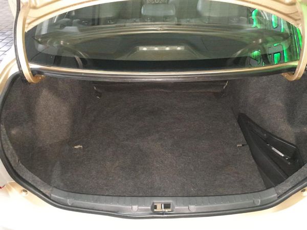 2013-Toyota-Corolla-16-Advanced-Auto image:12