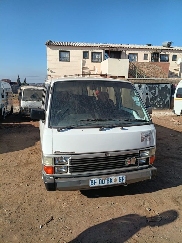 2000-Toyota-Hi-Ace-Super-16 image:5