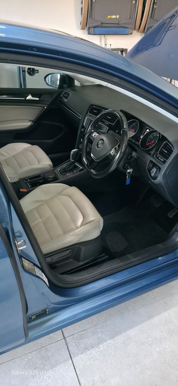 2016-Volkswagen-Golf-VII-20-TDI-Comfortline image:1
