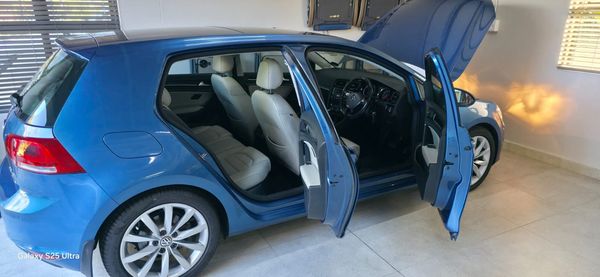 2016-Volkswagen-Golf-VII-20-TDI-Comfortline image:3