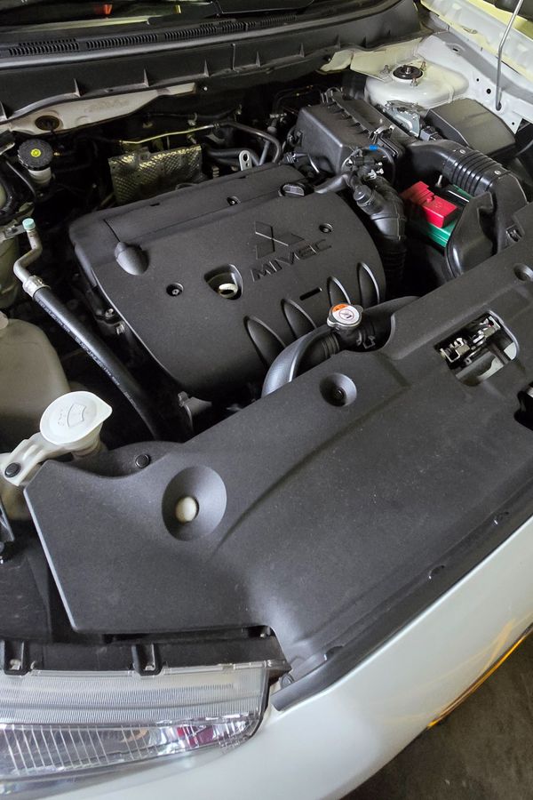 2014-Mitsubishi-ASX-20-GLX-Sport image:15