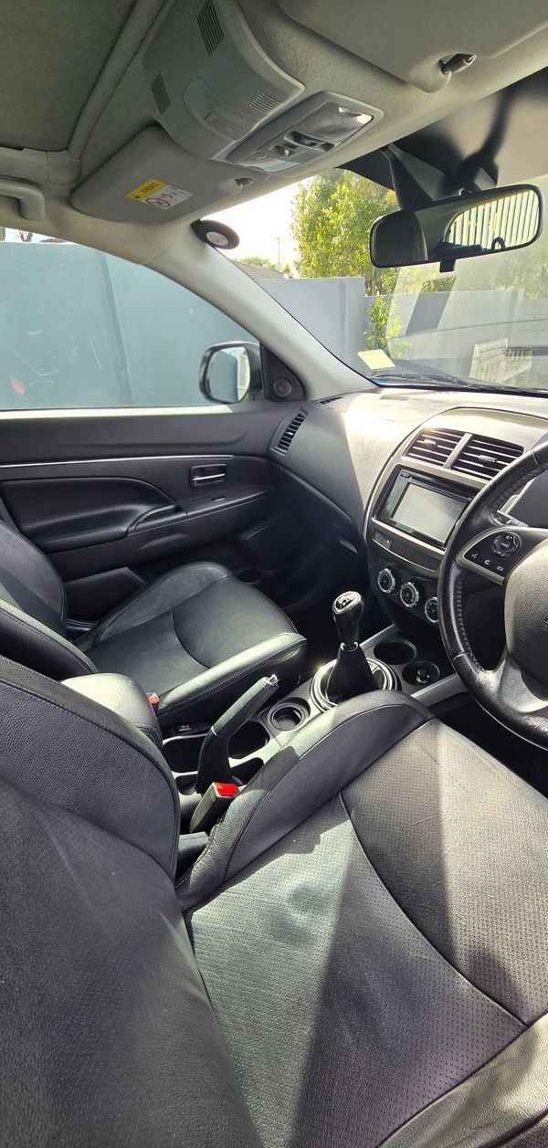 2014-Mitsubishi-ASX-20-GLX-Sport image:8